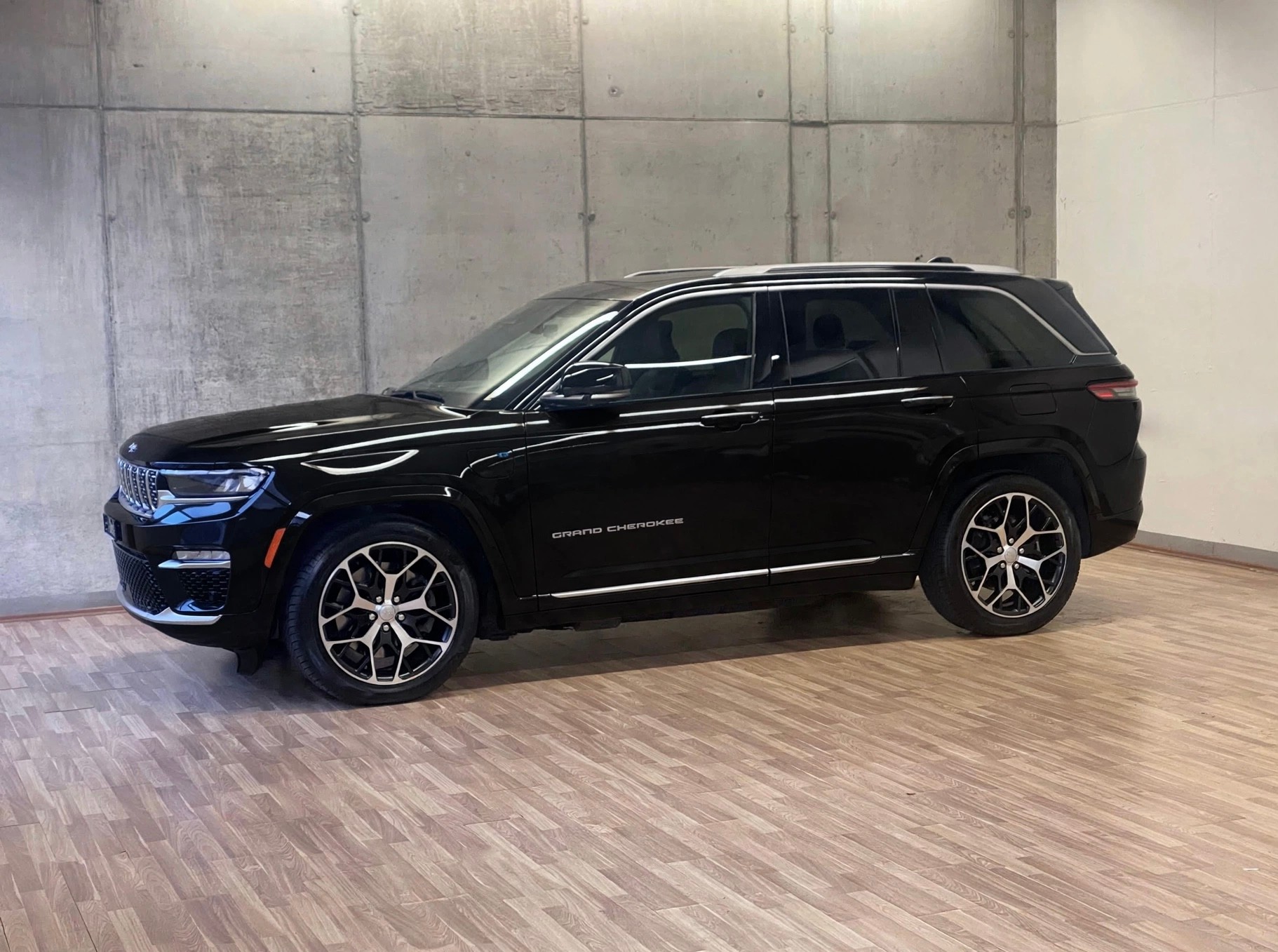 JEEP Grand Cherokee 2.0 *Plug-in-Hybrid*Summit*Swiss*Reserve*4xe*-image-22