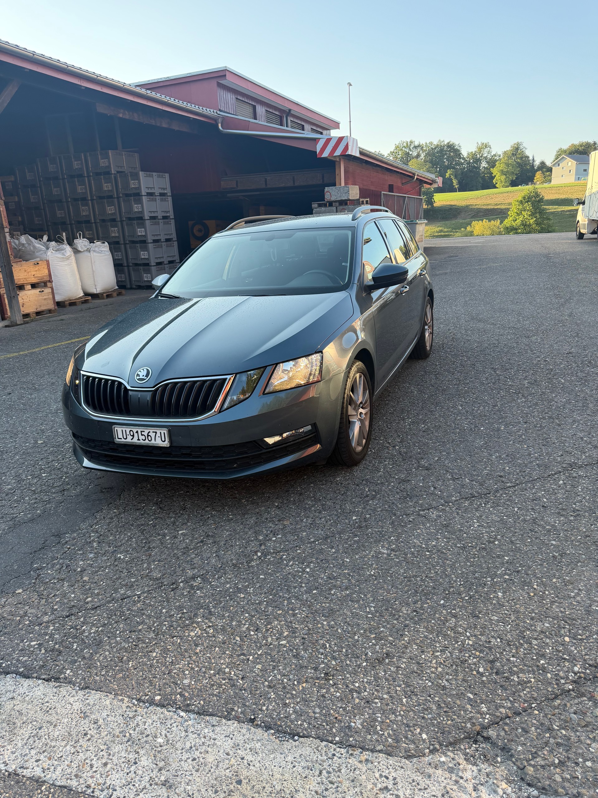 SKODA Octavia Combi 1.4 TSI Value DSG-image-0