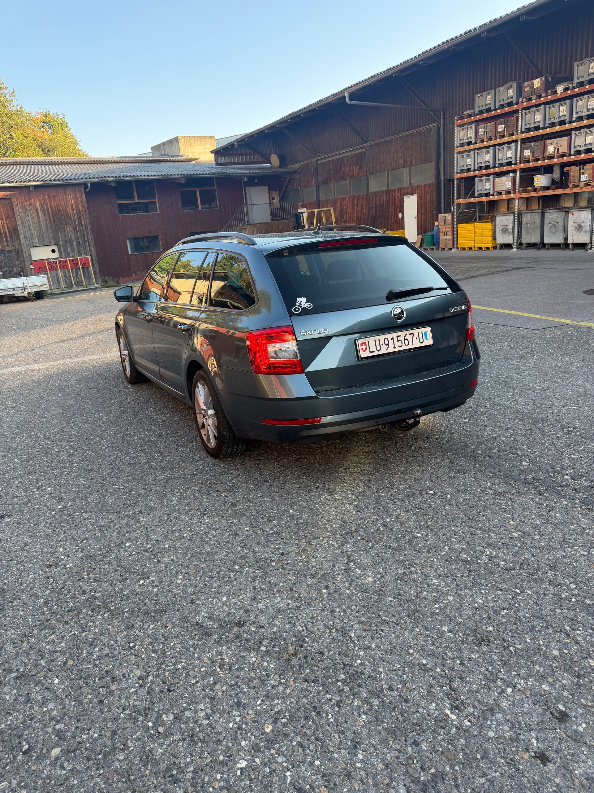 SKODA Octavia Combi 1.4 TSI Value DSG-image-3