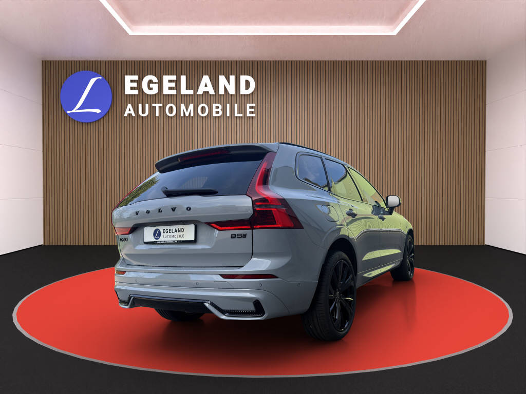 VOLVO XC60 2.0 B5 MH Black Edition Plus AWD-image-3