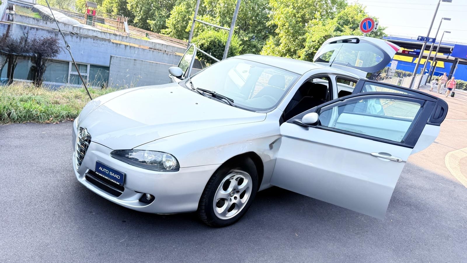 ALFA ROMEO 147 1.9 16V JTD Progression-image-12