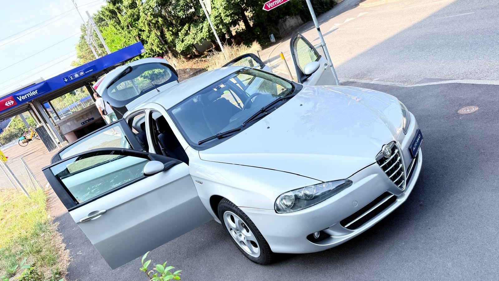 ALFA ROMEO 147 1.9 16V JTD Progression-image-13