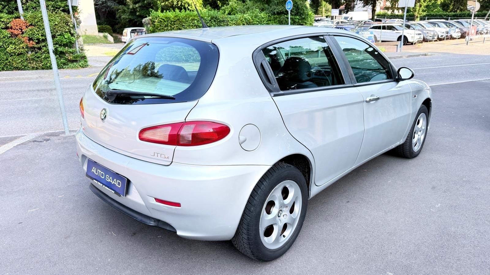 ALFA ROMEO 147 1.9 16V JTD Progression-image-5