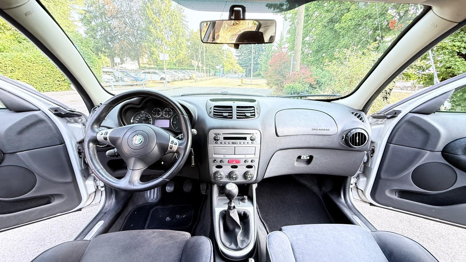 ALFA ROMEO 147 1.9 16V JTD Progression-image-7