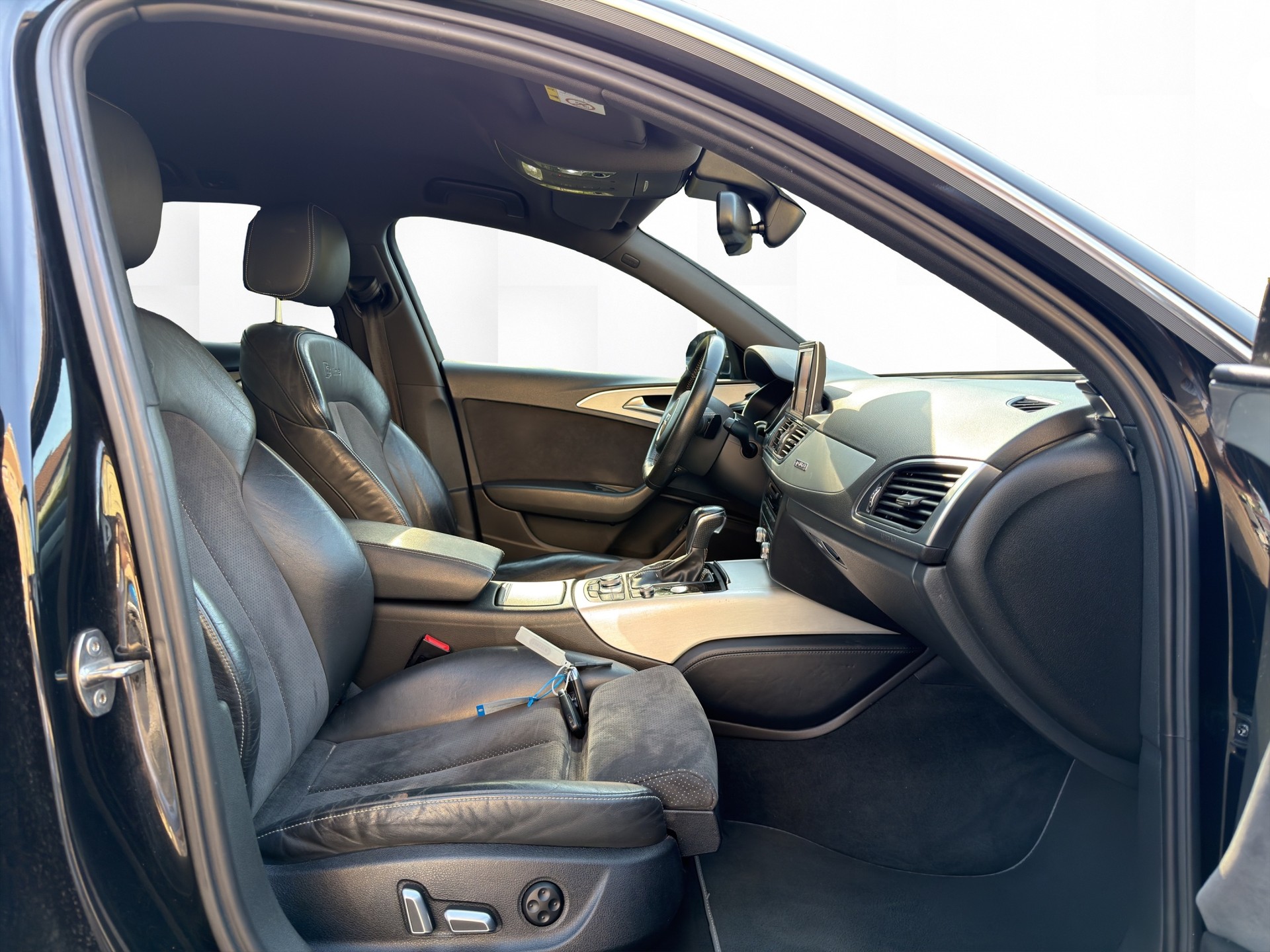 AUDI A6 Avant 3.0 TDI V6 quattro S-tronic S-Line-image-10