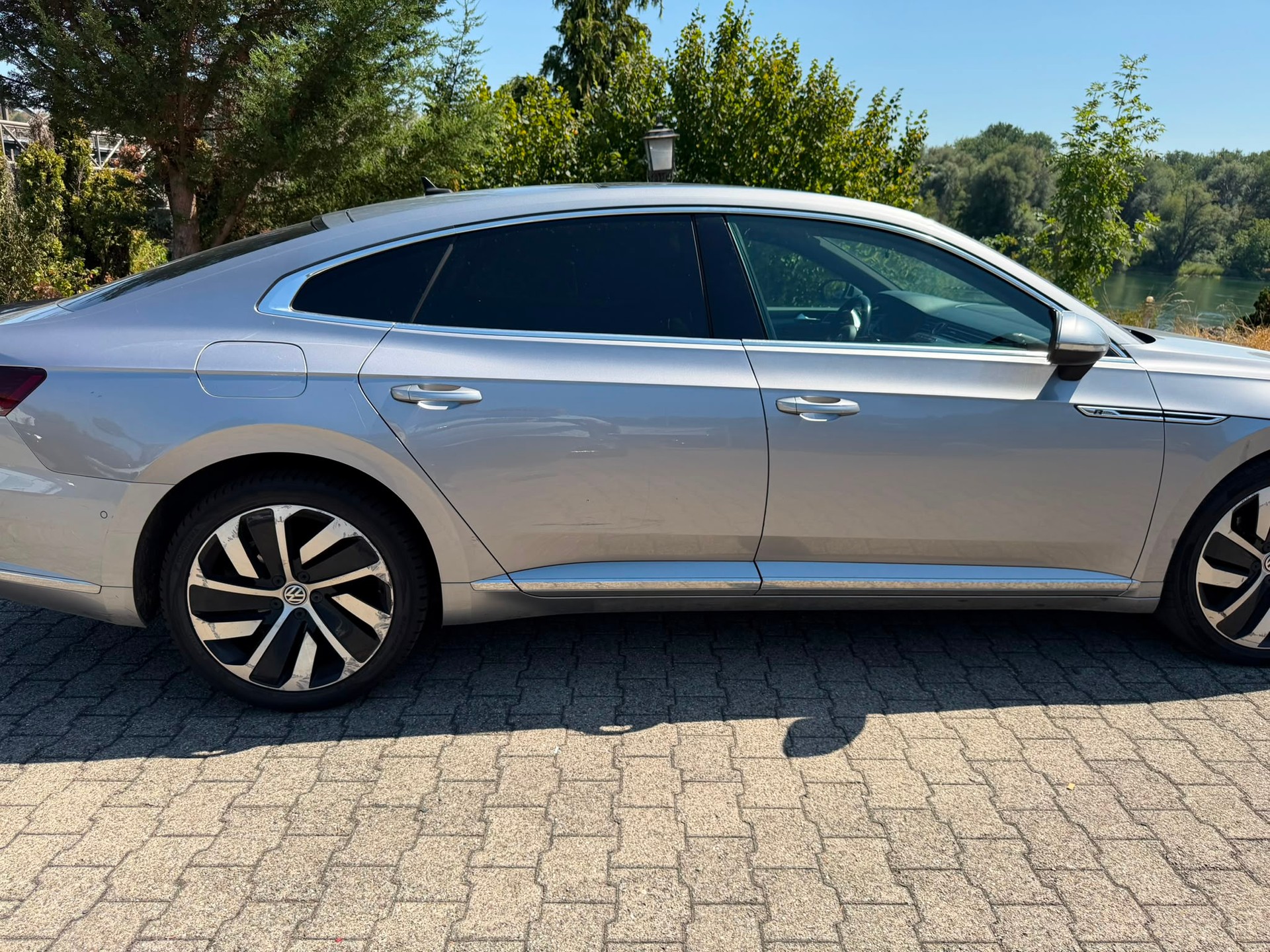 VW Arteon 2.0 TSI R-Line 190PS-image-3