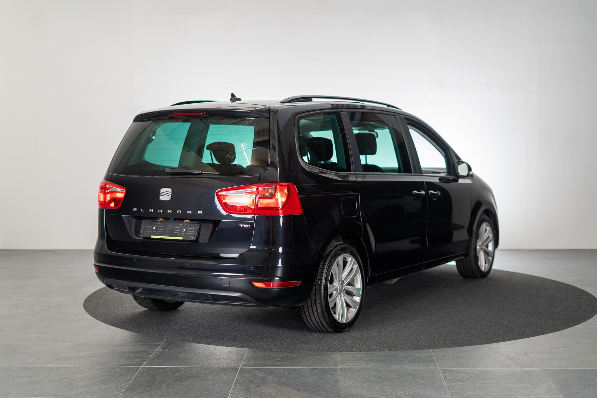 SEAT Alhambra 2.0 TDI 177 Sty. DSG / 7Plätzer Panorama / Rückfahrkamera /-image-6