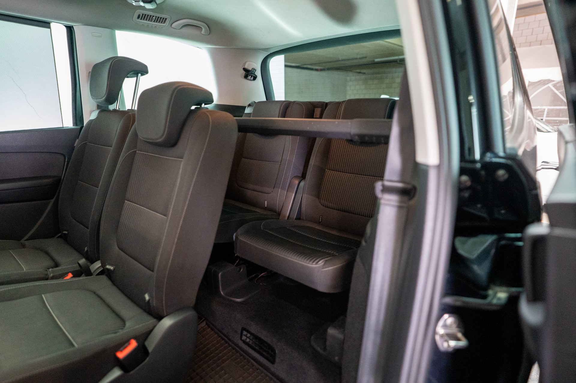 SEAT Alhambra 2.0 TDI 177 Sty. DSG / 7Plätzer Panorama / Rückfahrkamera /-image-13