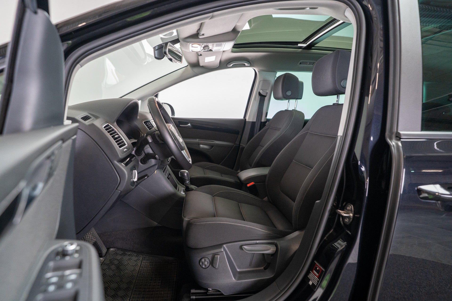 SEAT Alhambra 2.0 TDI 177 Sty. DSG / 7Plätzer Panorama / Rückfahrkamera /-image-7