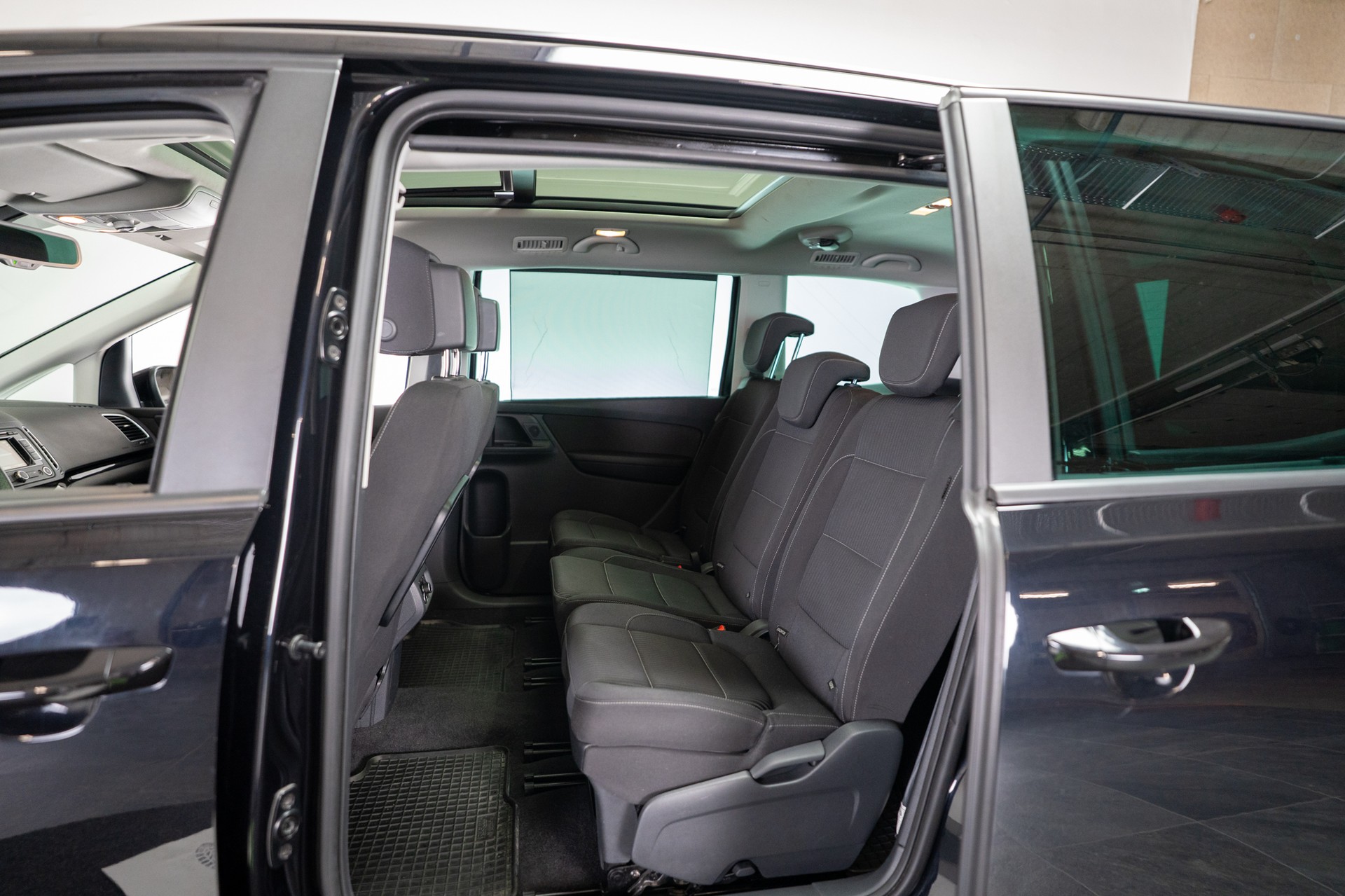 SEAT Alhambra 2.0 TDI 177 Sty. DSG / 7Plätzer Panorama / Rückfahrkamera /-image-12