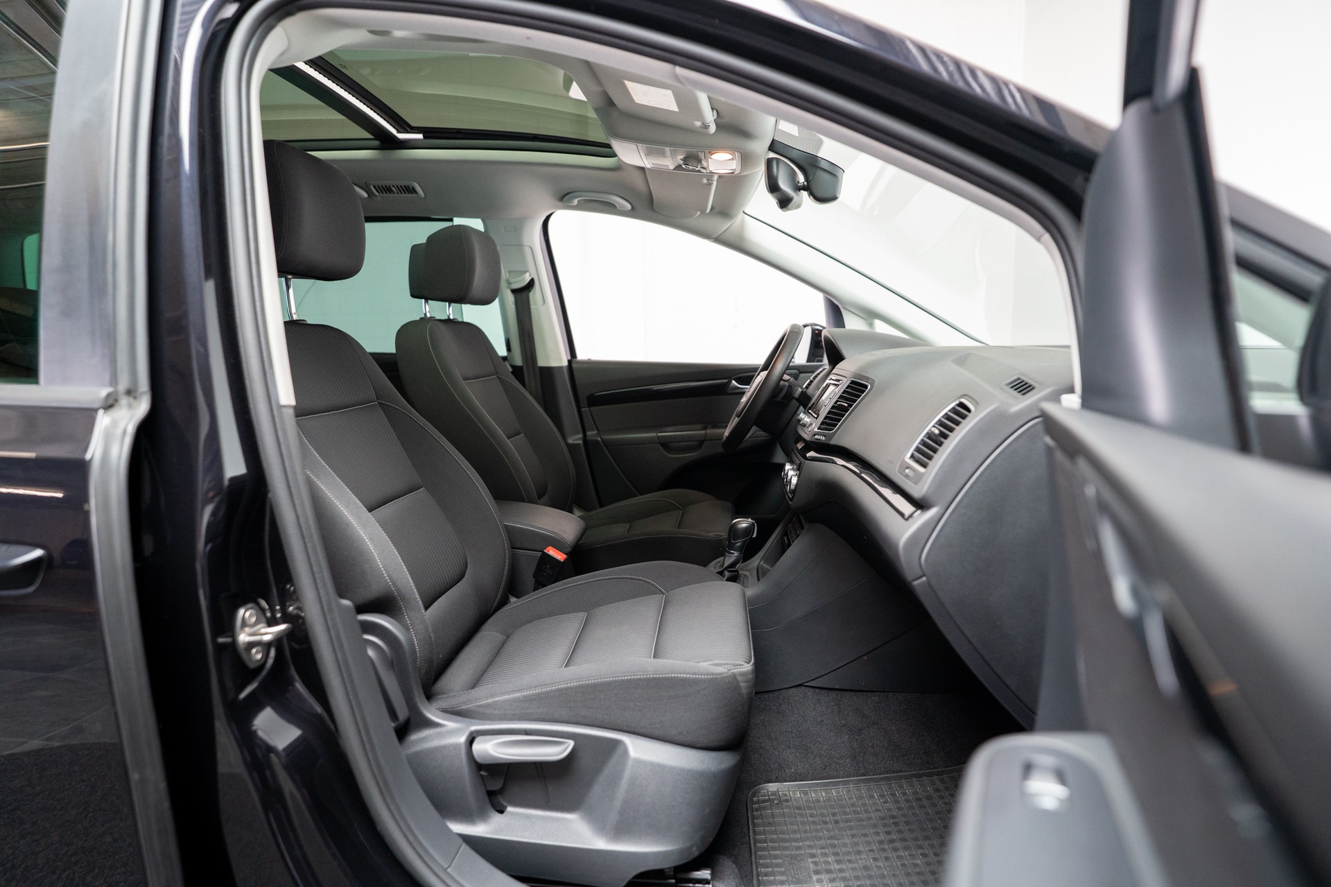 SEAT Alhambra 2.0 TDI 177 Sty. DSG / 7Plätzer Panorama / Rückfahrkamera /-image-15