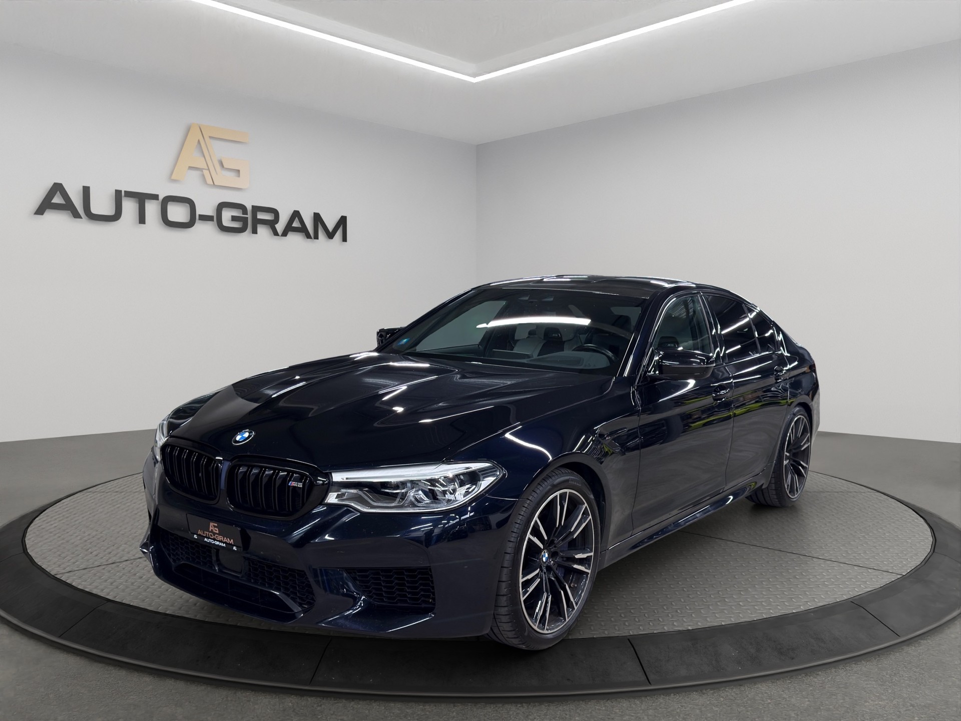 BMW M5 xDrive Competition Drivelogic