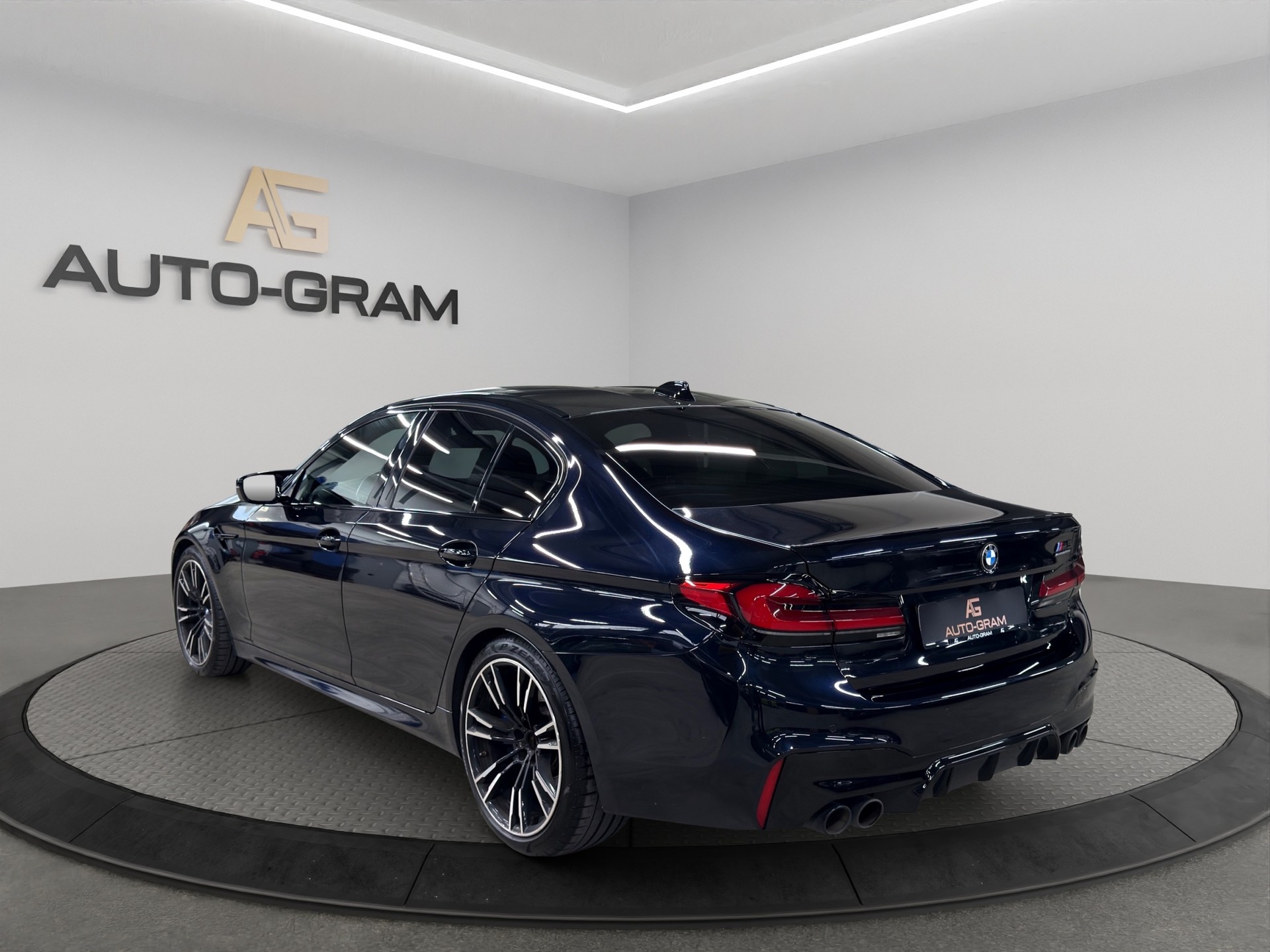 BMW M5 xDrive Competition Drivelogic-showroom-element-2