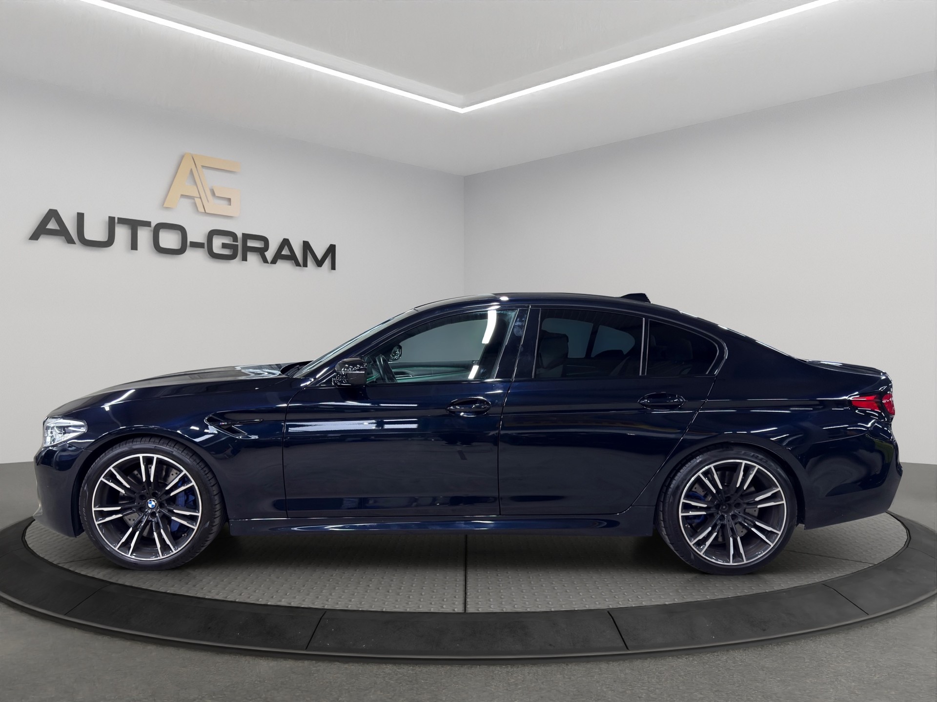 BMW M5 xDrive Competition Drivelogic-showroom-element-1