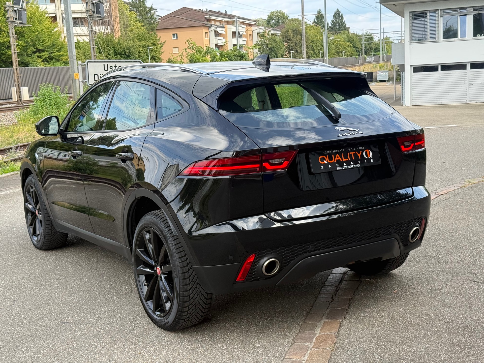 JAGUAR E-Pace 2.0d D150 S AWD Automatik-image-3