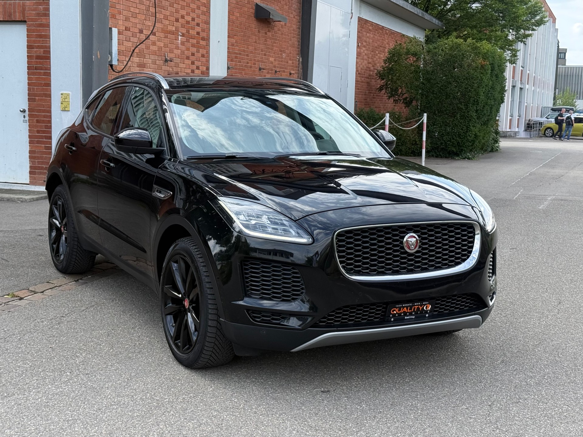 JAGUAR E-Pace 2.0d D150 S AWD Automatik-image-1