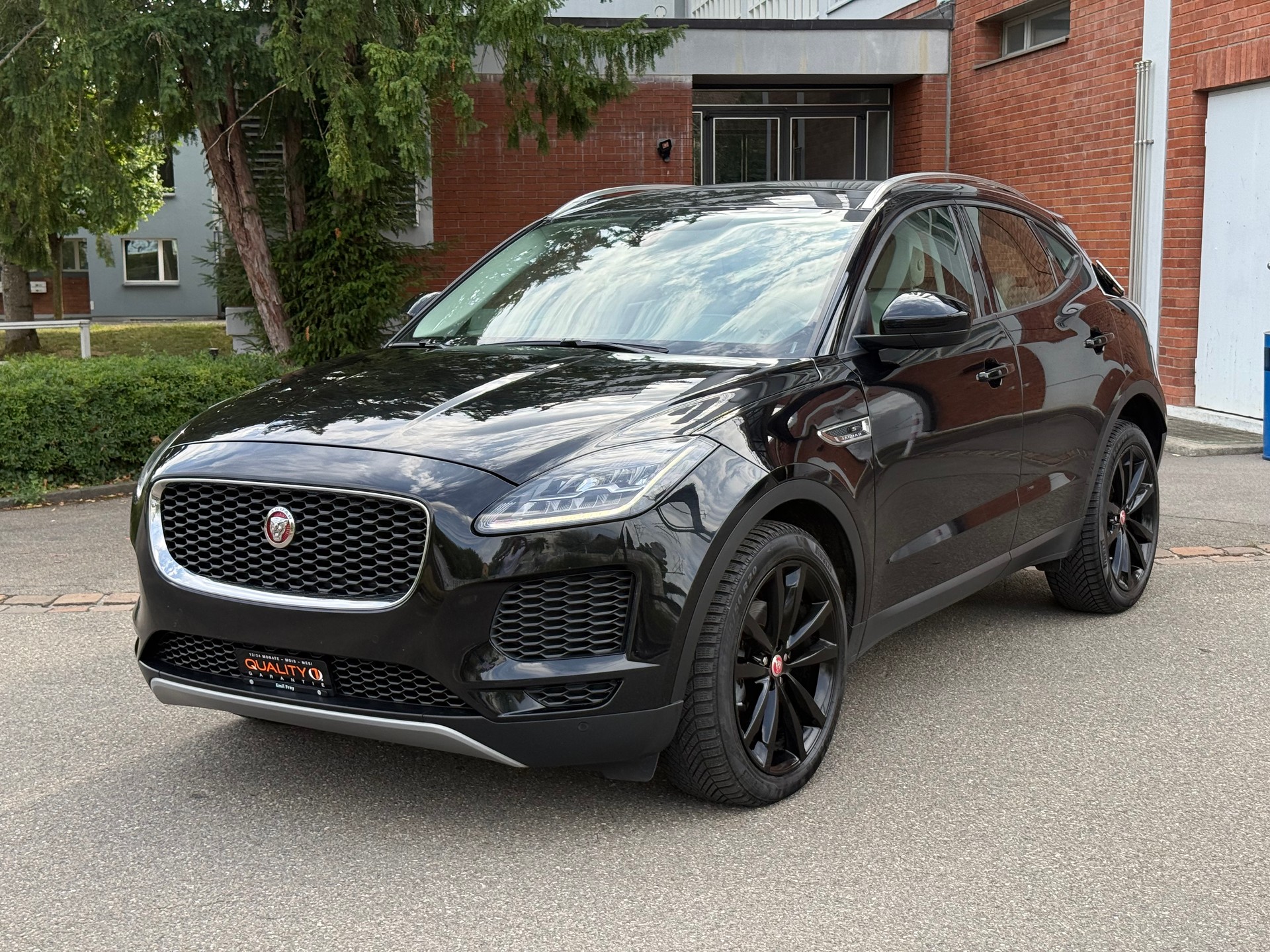 JAGUAR E-Pace 2.0d D150 S AWD Automatik-image-2