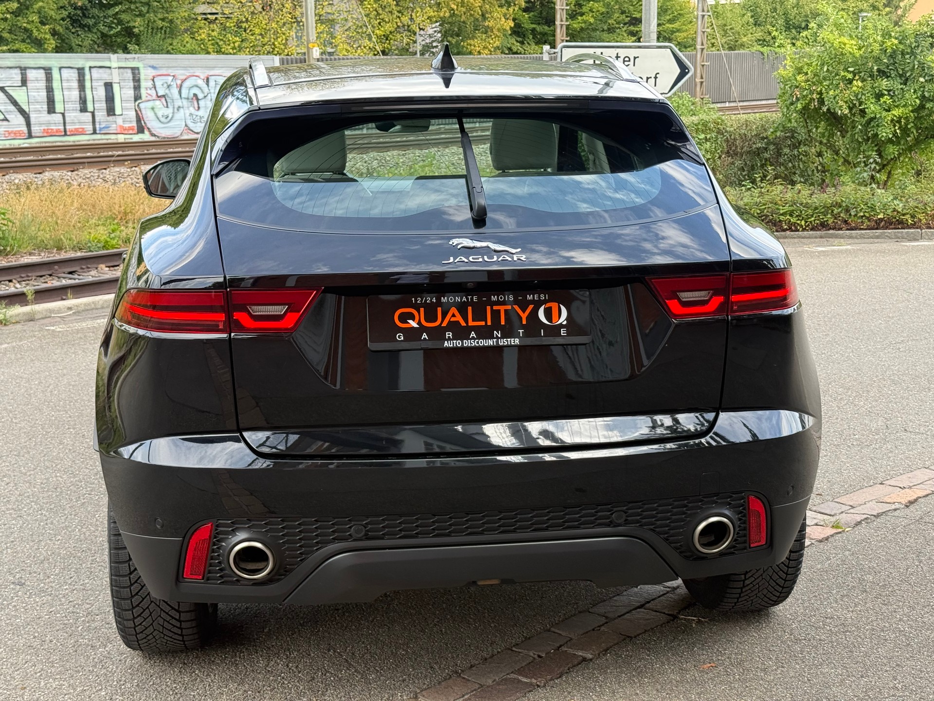 JAGUAR E-Pace 2.0d D150 S AWD Automatik-image-4