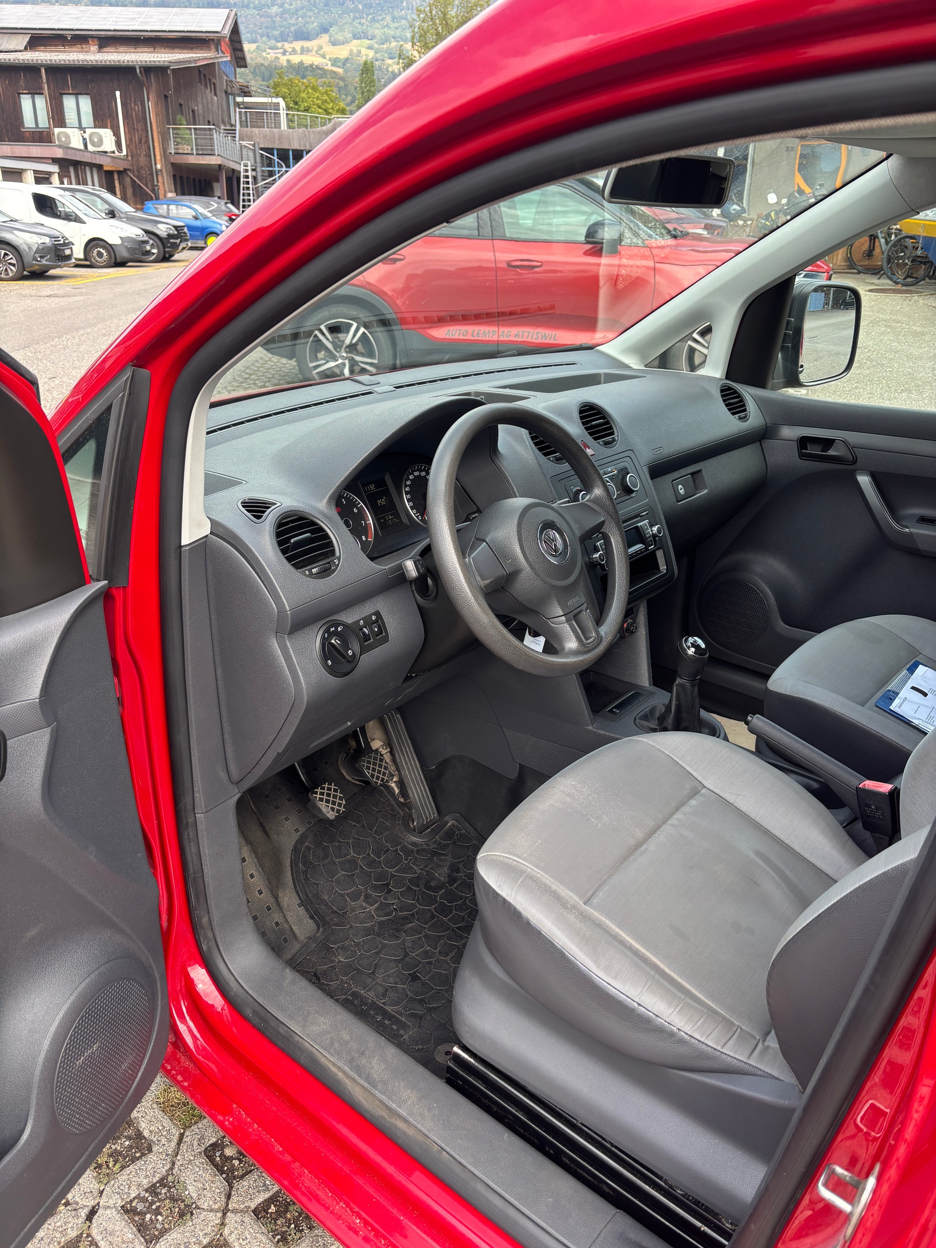 VW Caddy 1.2 TSI-image-8
