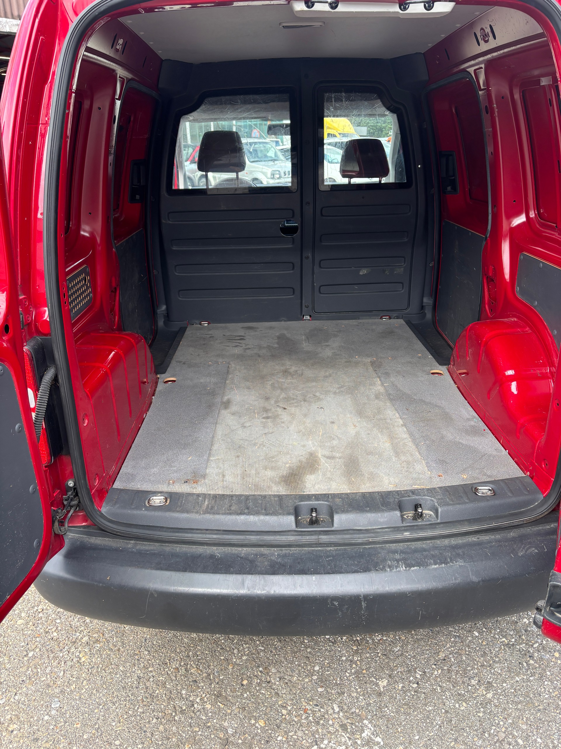 VW Caddy 1.2 TSI-image-12