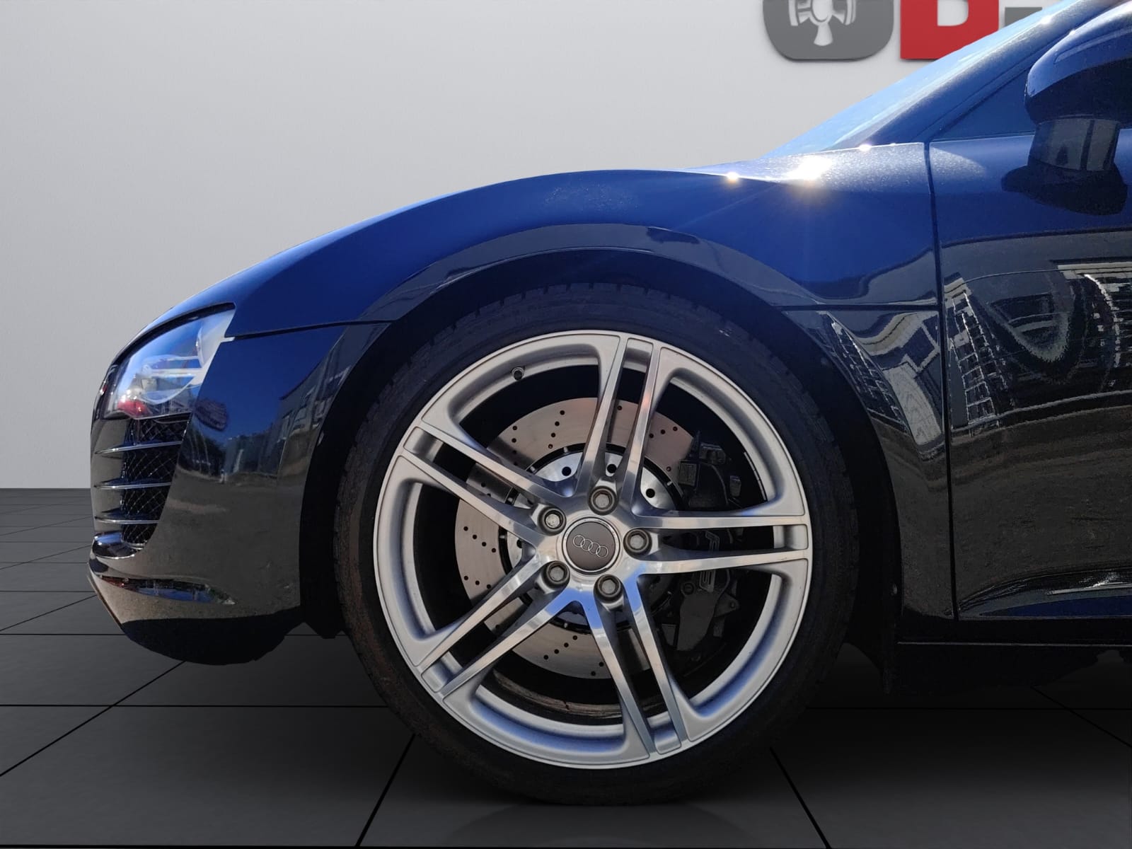 AUDI R8 Coupé 4.2-image-8
