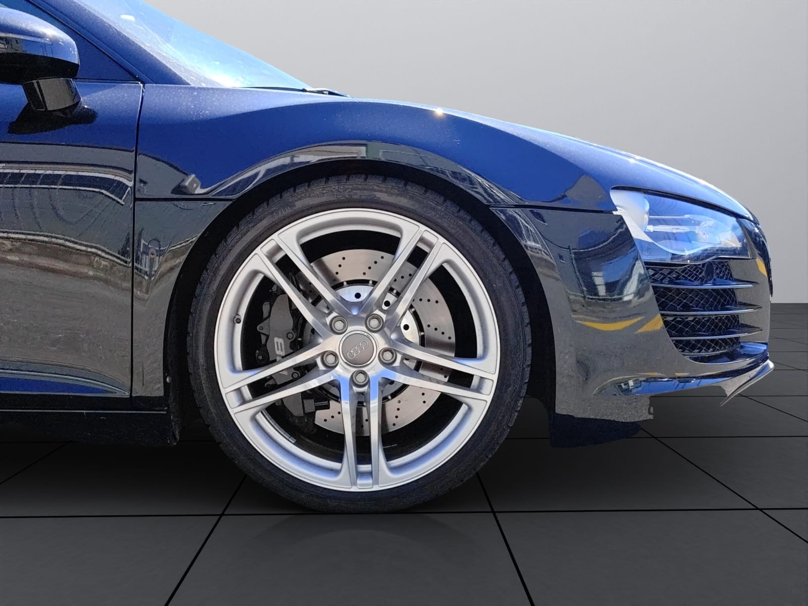 AUDI R8 Coupé 4.2-image-9