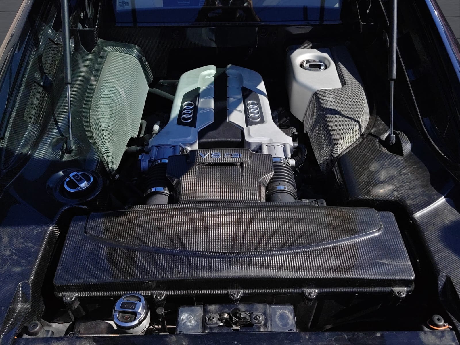 AUDI R8 Coupé 4.2-image-20