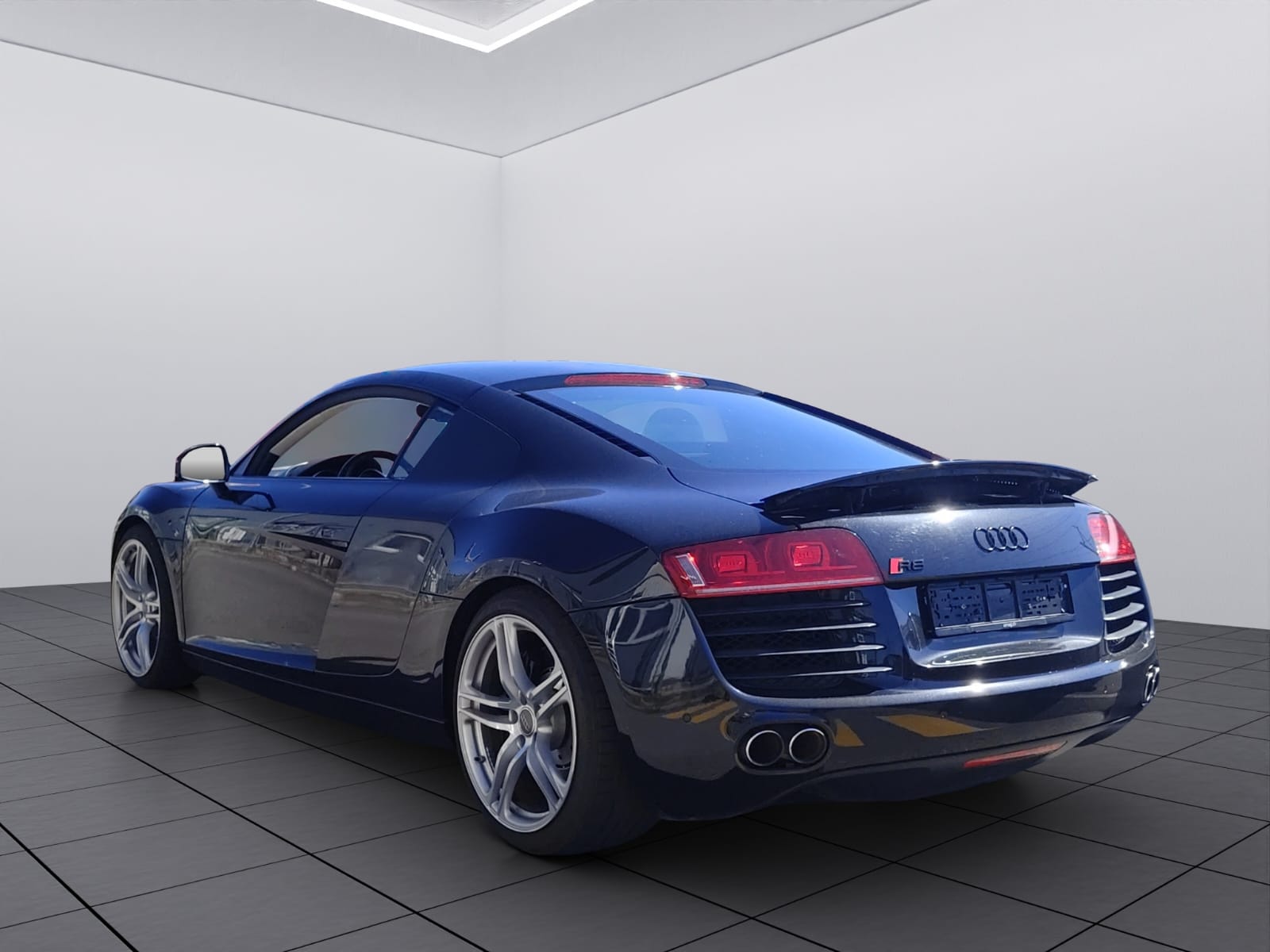AUDI R8 Coupé 4.2-image-5
