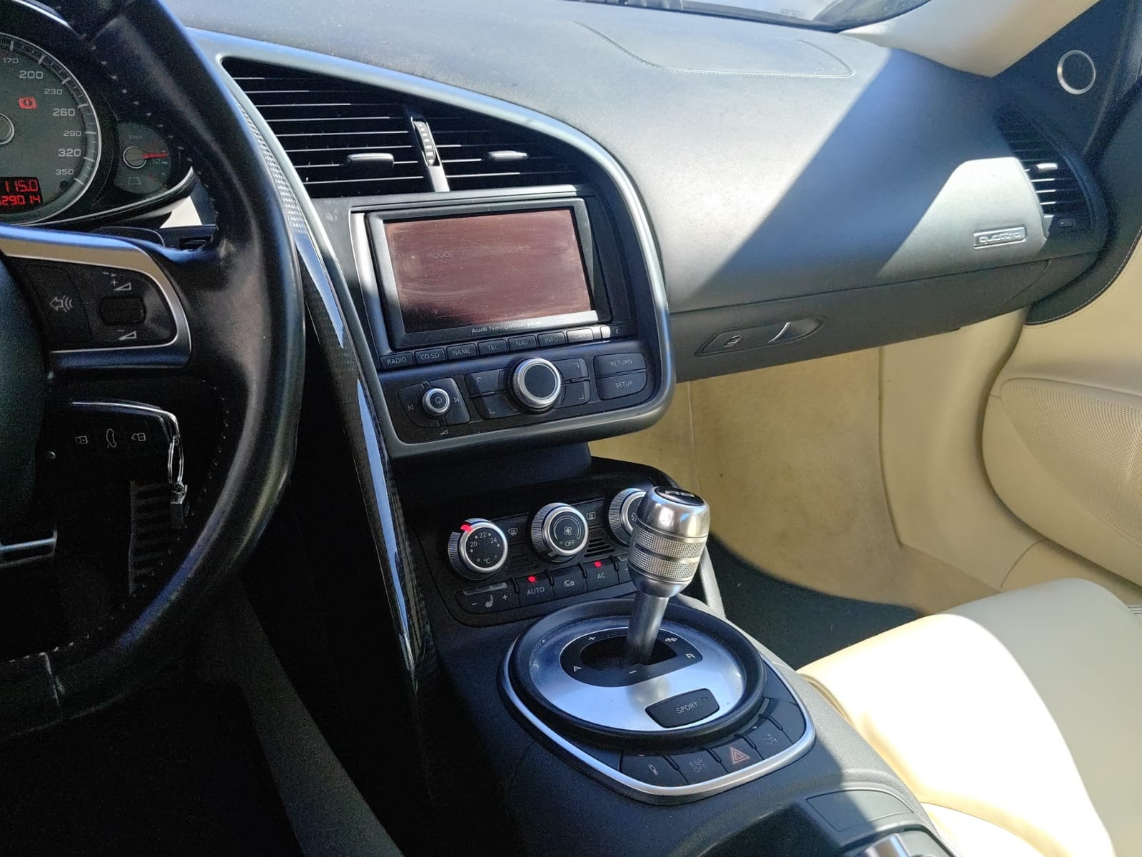 AUDI R8 Coupé 4.2-image-16