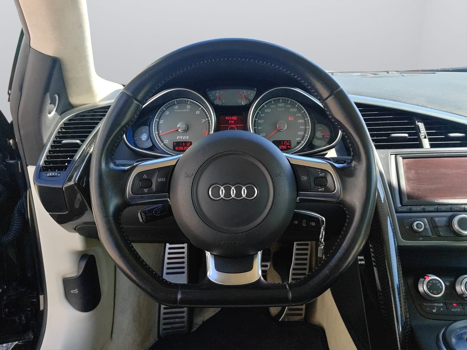 AUDI R8 Coupé 4.2-image-15