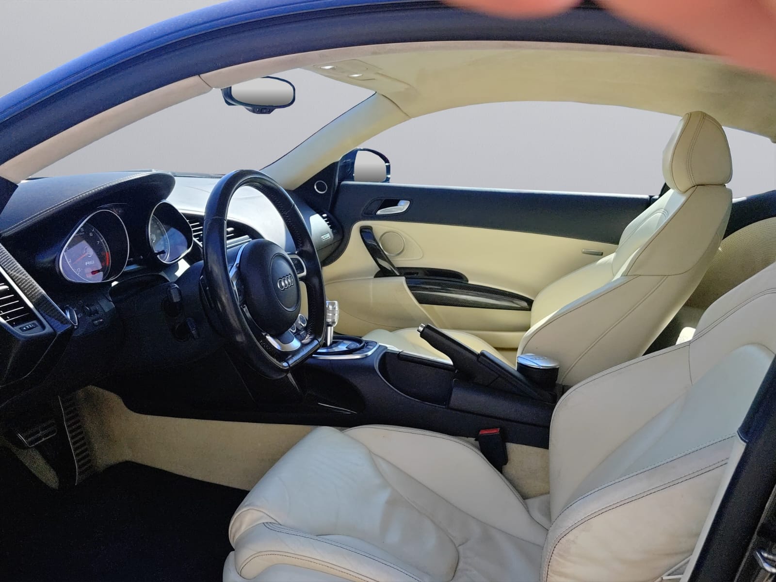 AUDI R8 Coupé 4.2-image-11