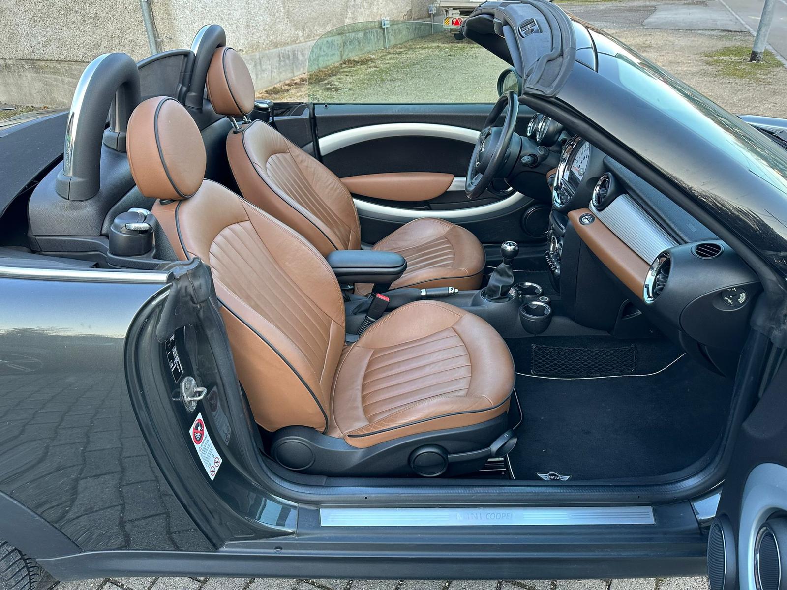 MINI Cooper Roadster-image-10