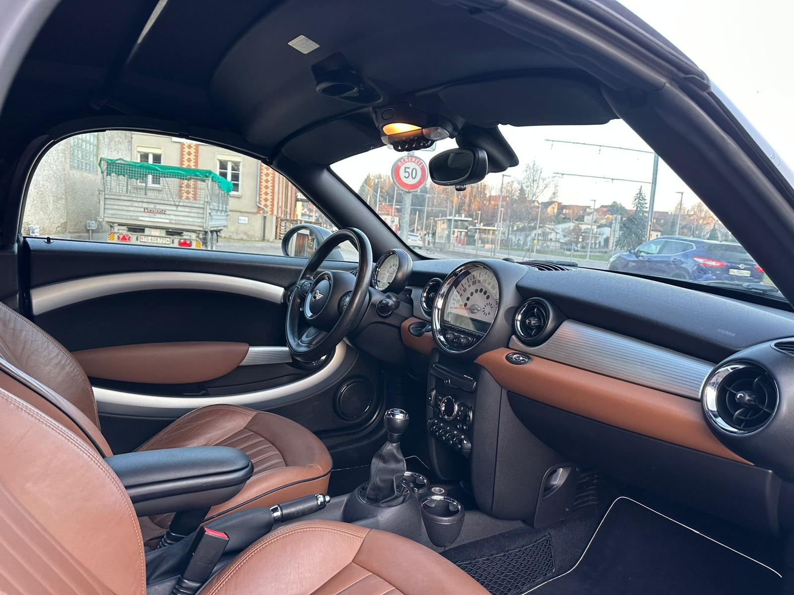 MINI Cooper Roadster-image-11