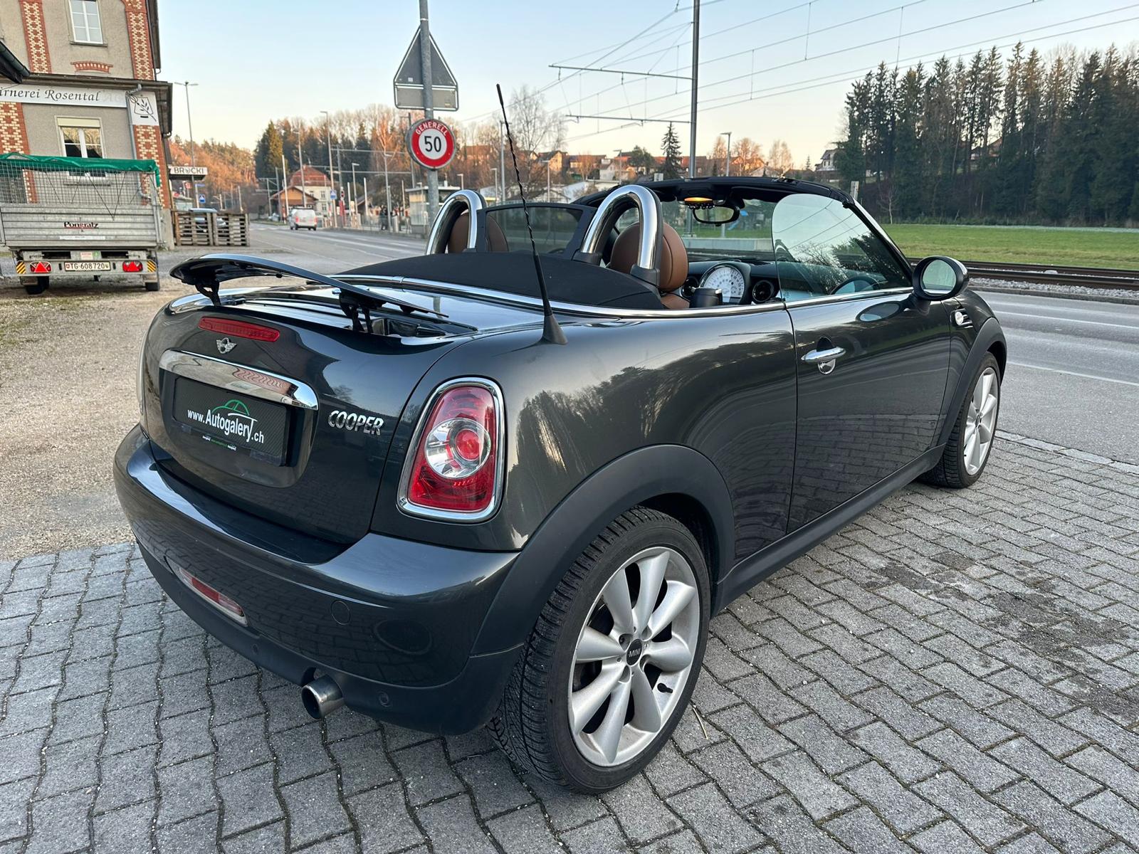 MINI Cooper Roadster-image-4