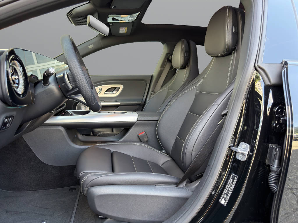 MERCEDES-BENZ CLA 220 4-Matic Shooting Brake-image-7