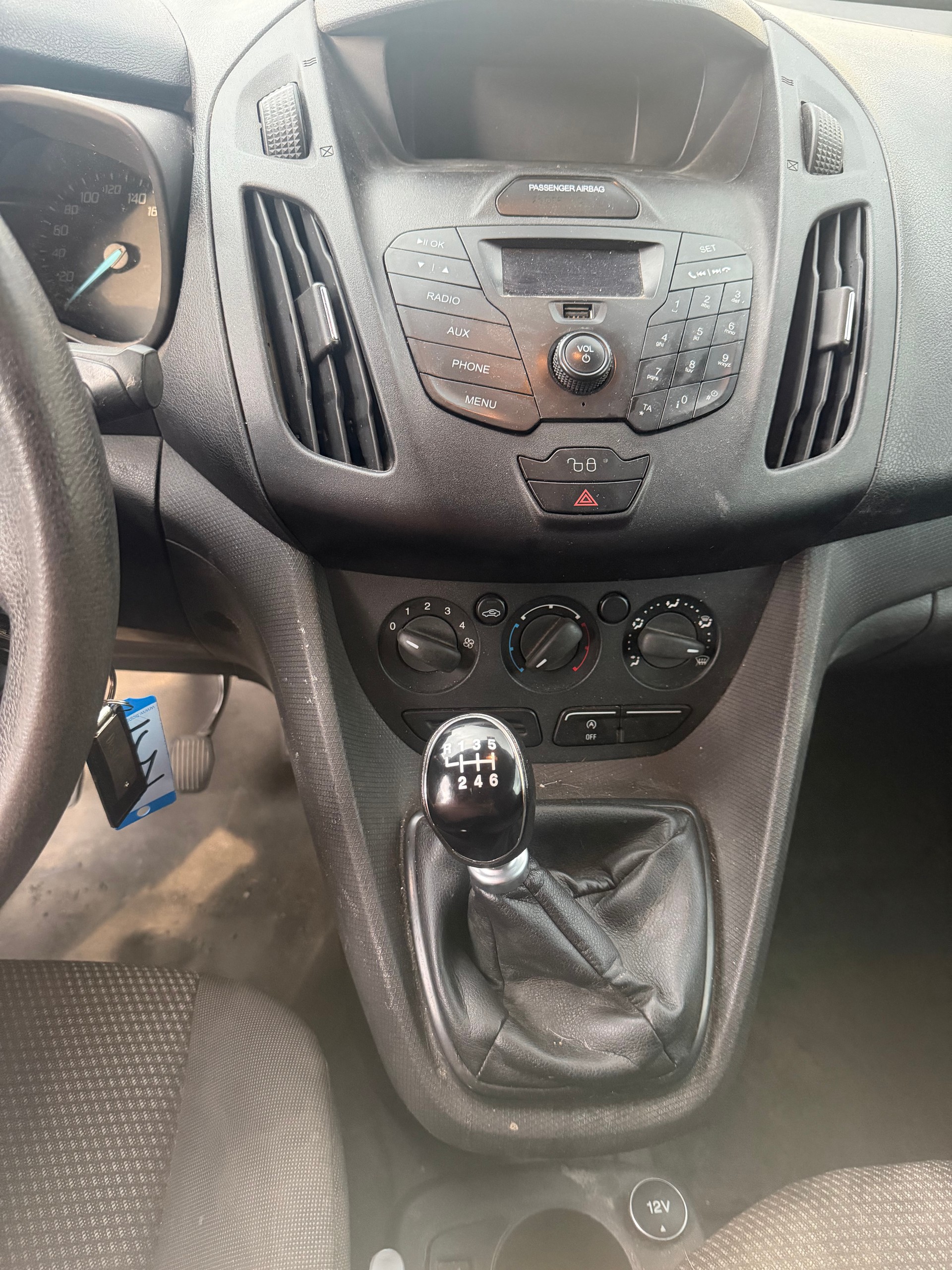 FORD TRANSIT CONNECT-image-7
