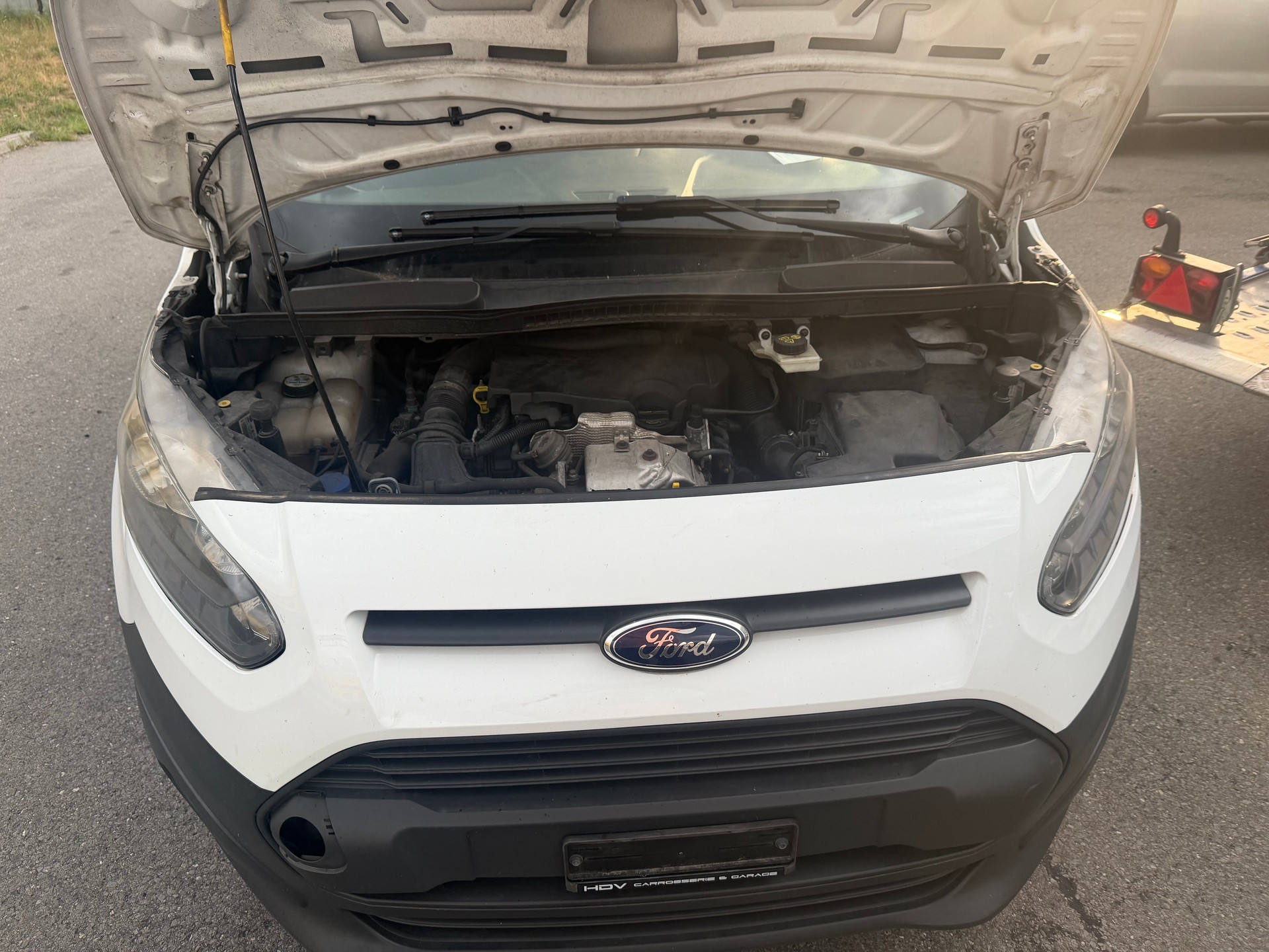FORD TRANSIT CONNECT-image-11