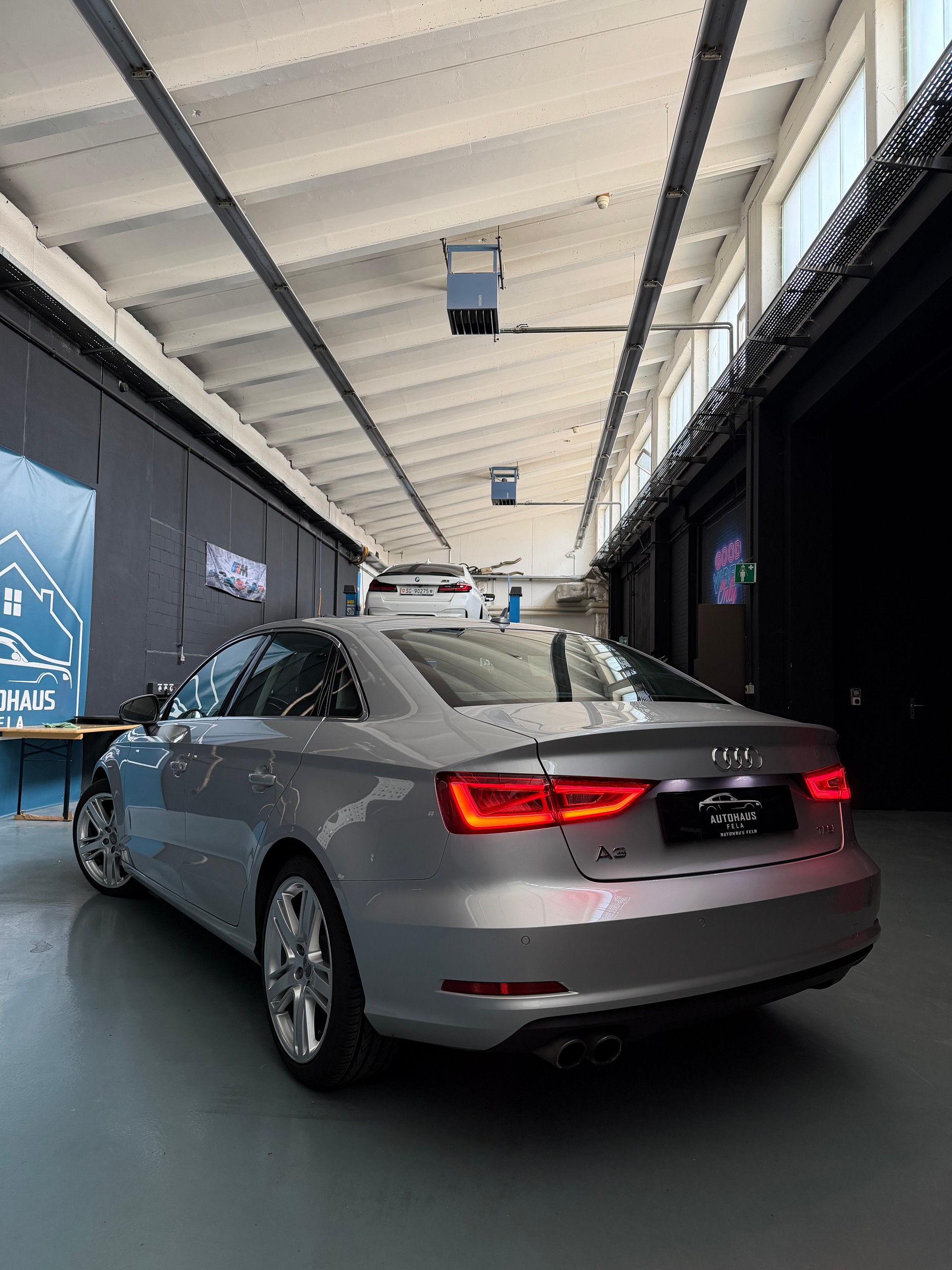 AUDI A3 Limousine 1.8 TFSI Attraction S-tronic-image-2