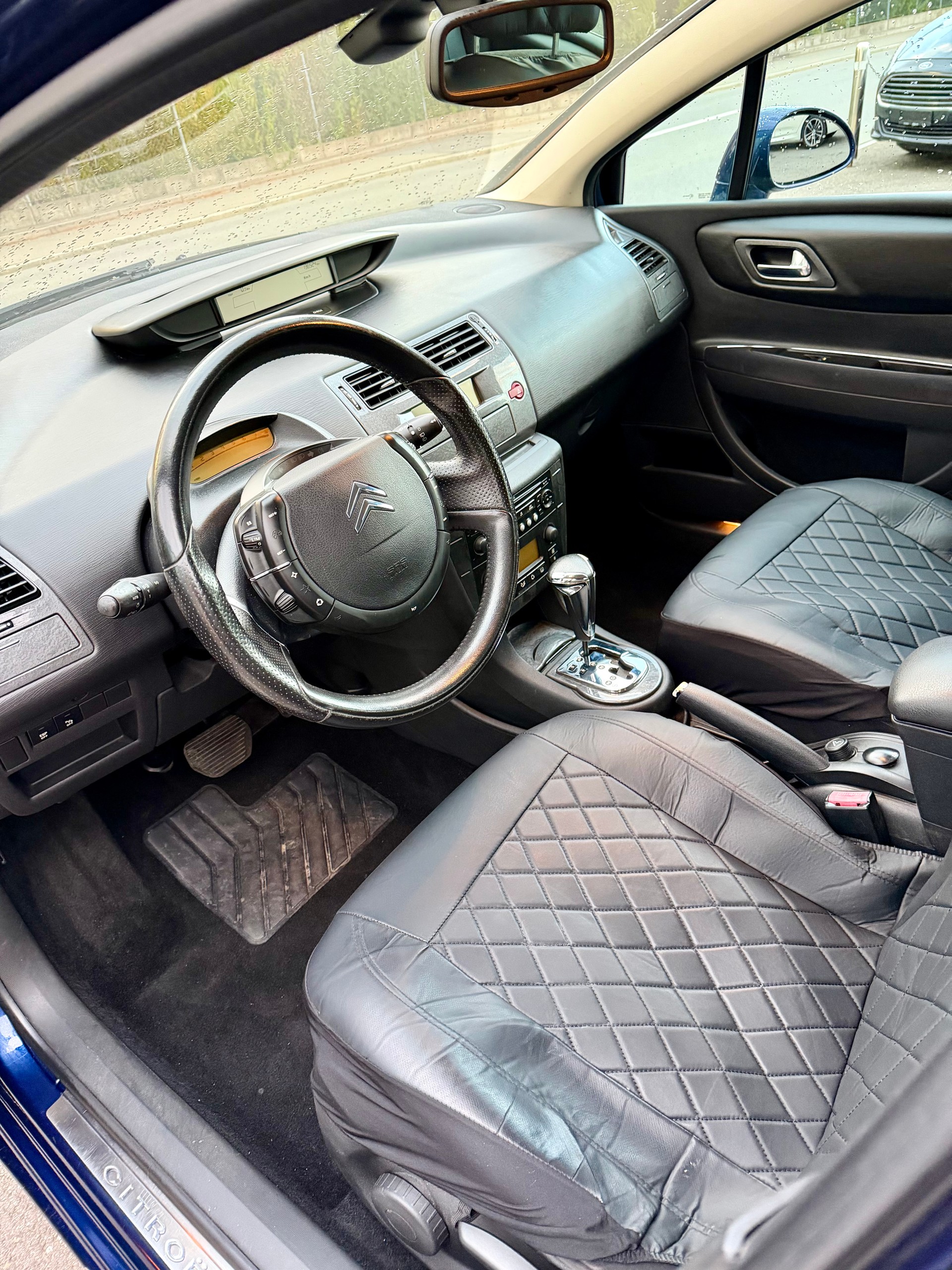 CITROEN C4 Berline 2.0i 16V VTR Automatic-image-6