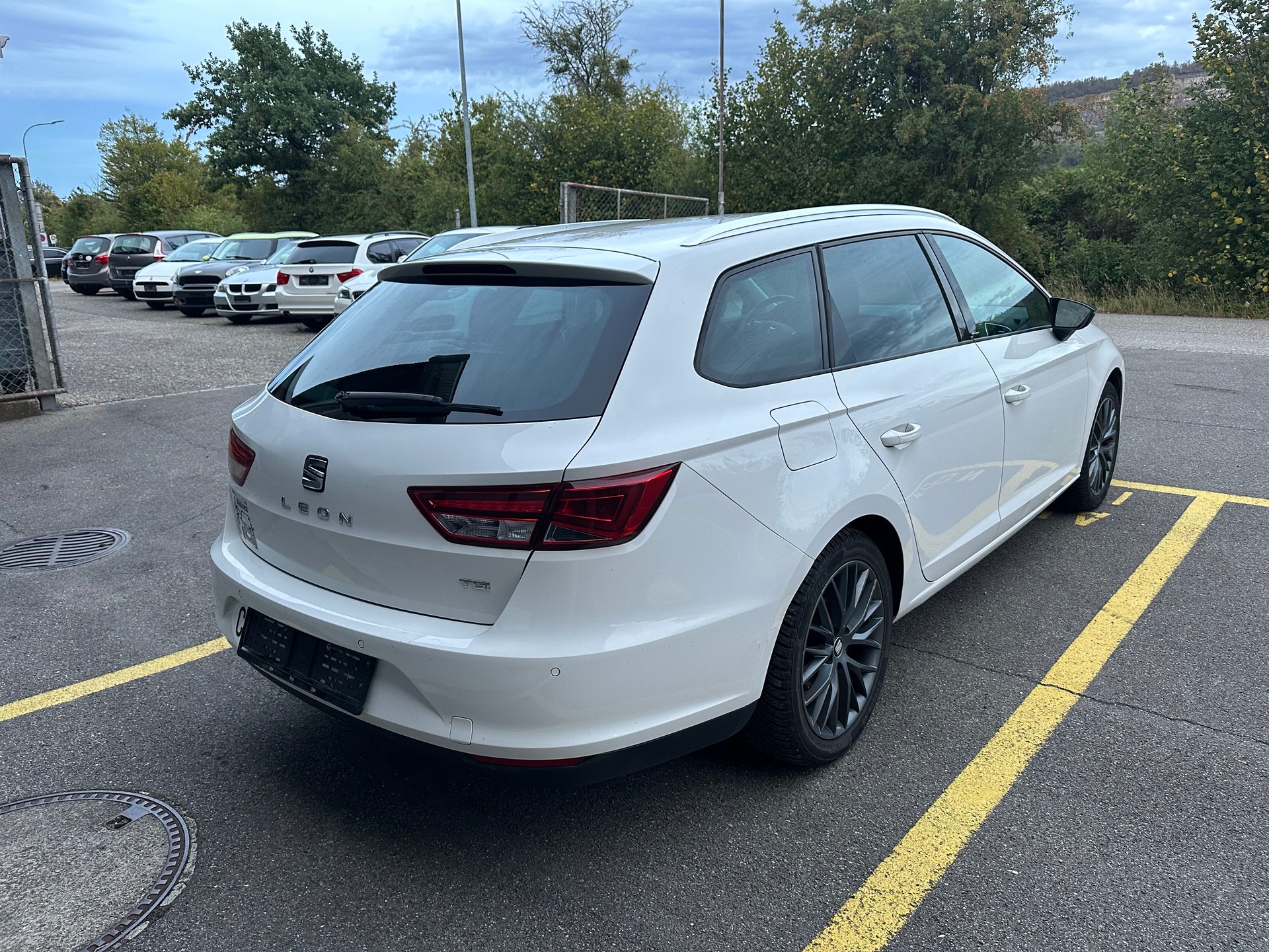 SEAT LEON-image-2