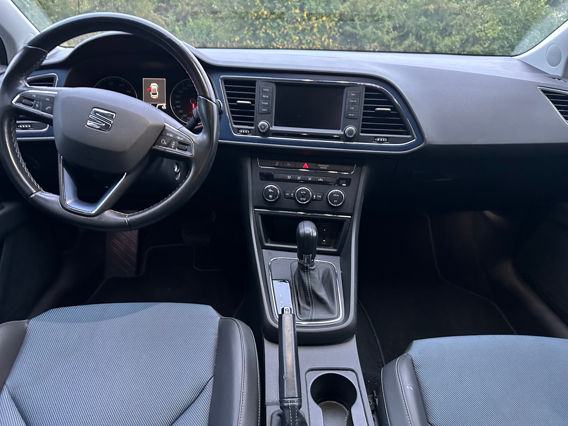 SEAT LEON-image-5