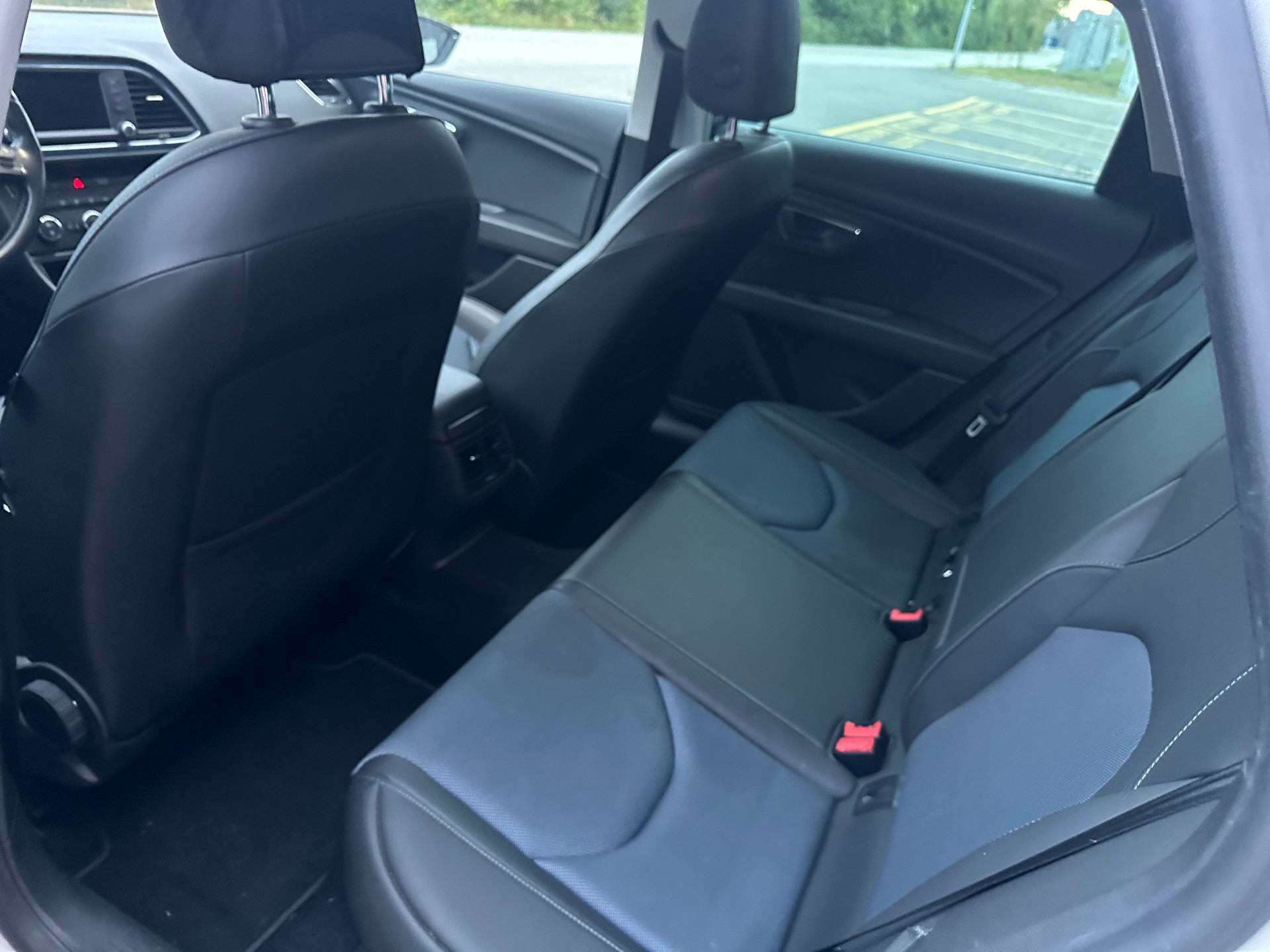 SEAT LEON-image-4