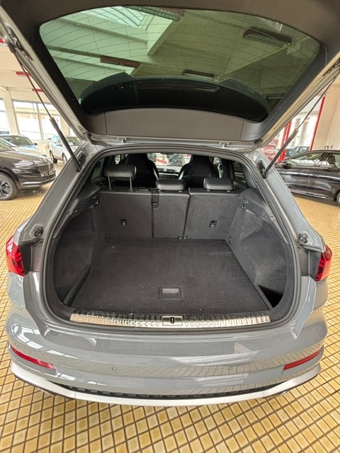 AUDI RS Q3 2.5 TFSI quattro S tronic-image-3