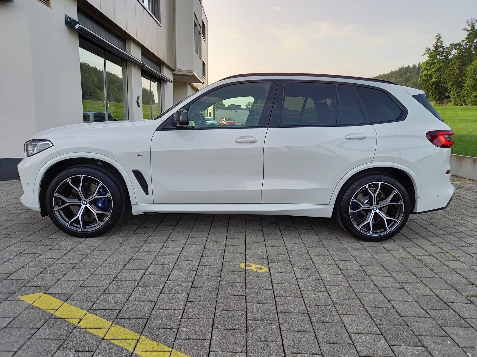 BMW X5 xDrive 48V 40i M Sport Steptronic-image-2