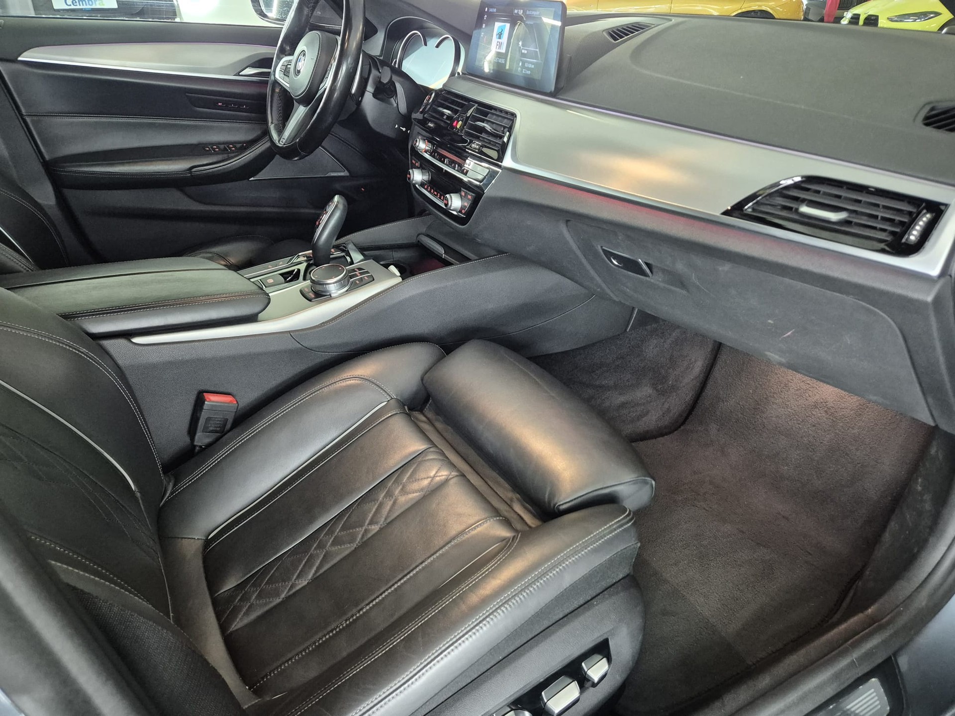 BMW 540i xDrive Touring Steptronic-image-10