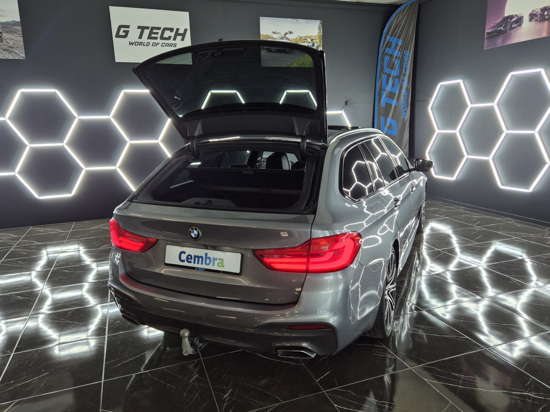 BMW 540i xDrive Touring Steptronic-image-6
