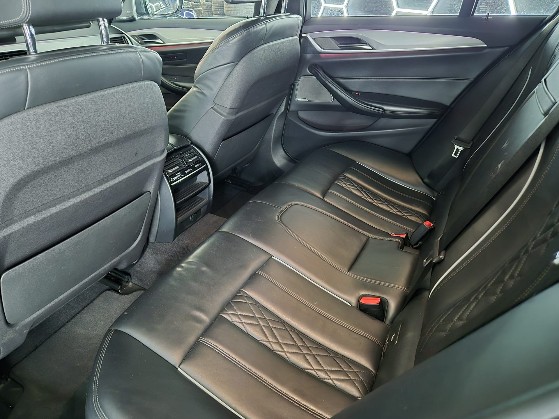 BMW 540i xDrive Touring Steptronic-image-9