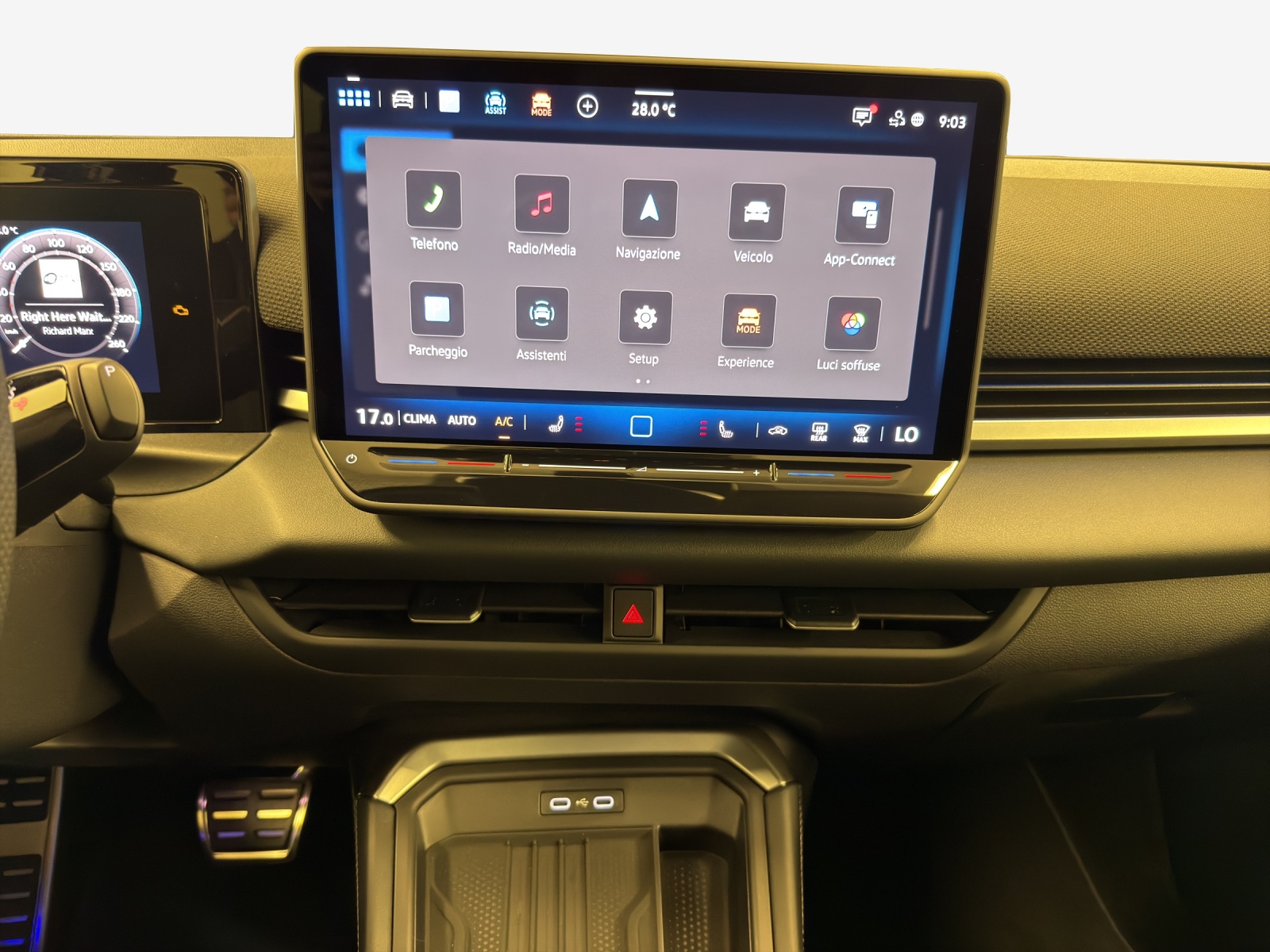 VW T-Roc 1.5 eTSI mHEV R-Line DSG-image-10