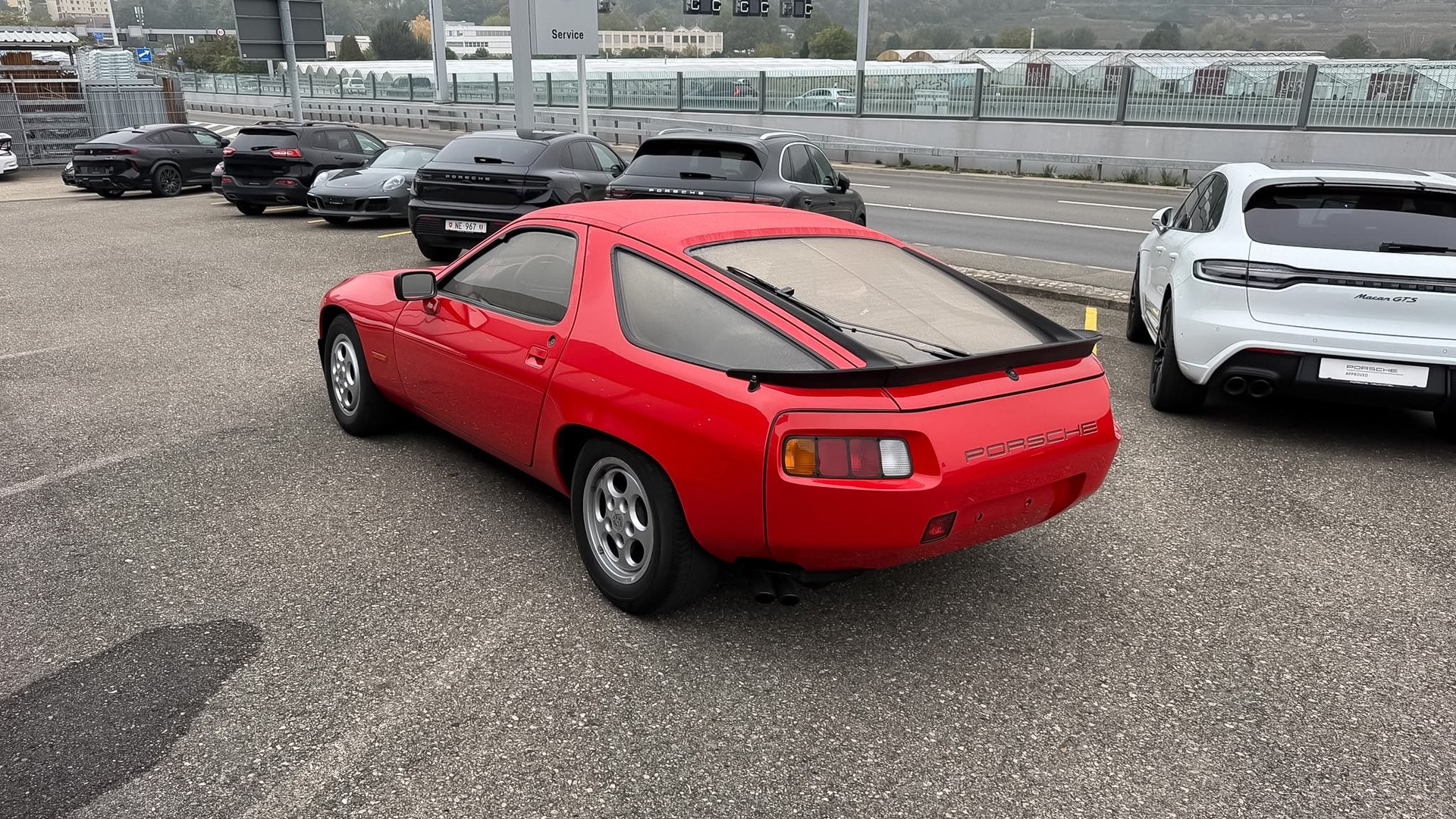PORSCHE 928-image-7