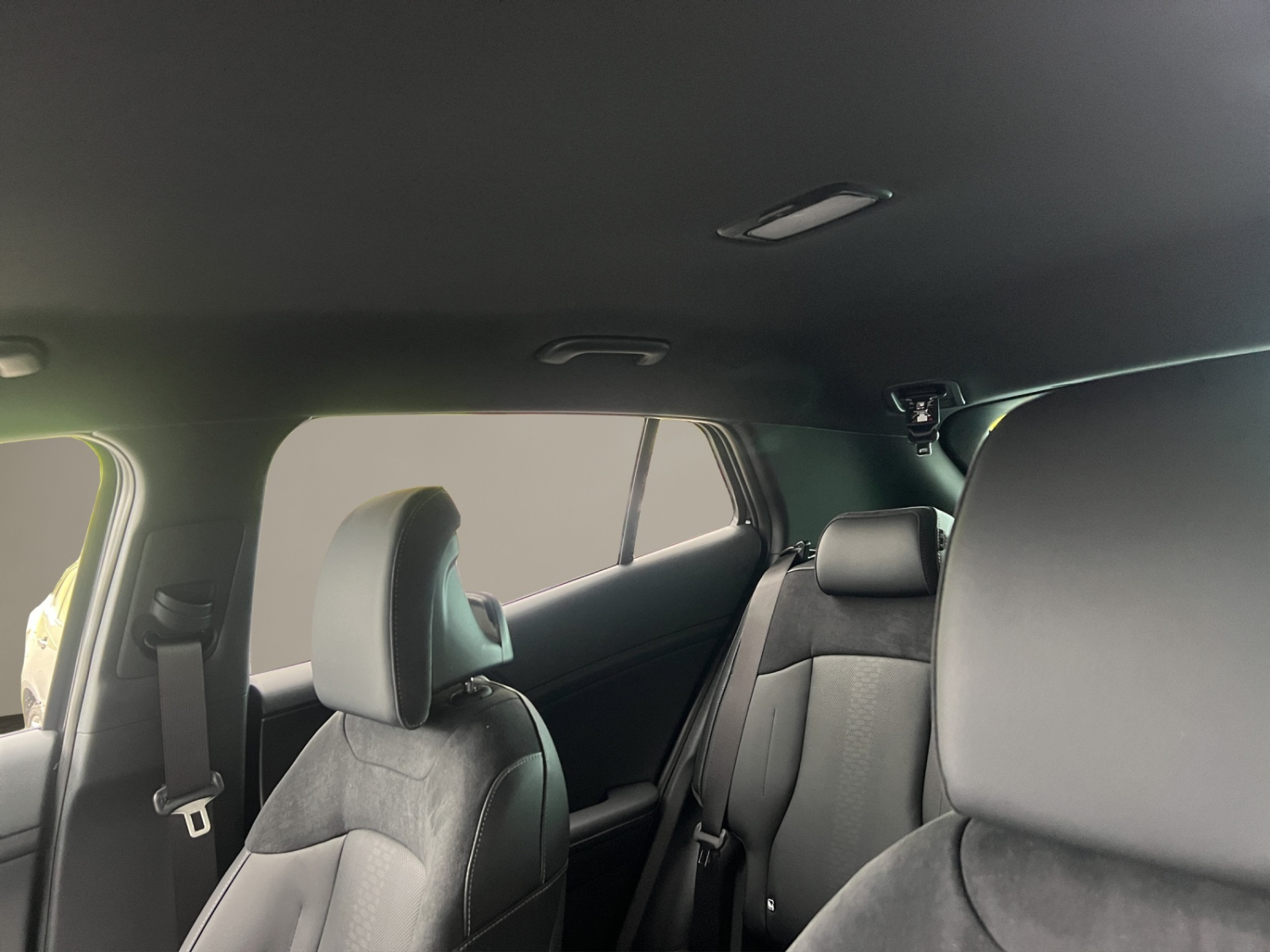 KIA Sportage 1.6 T-GDi Hybrid Black Edition-image-19